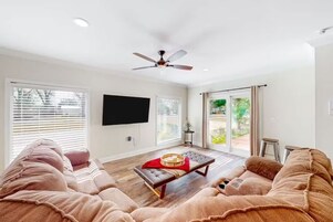 House | 6 bedrooms, Internet