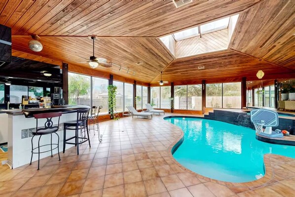 House | 6 bedrooms, Internet