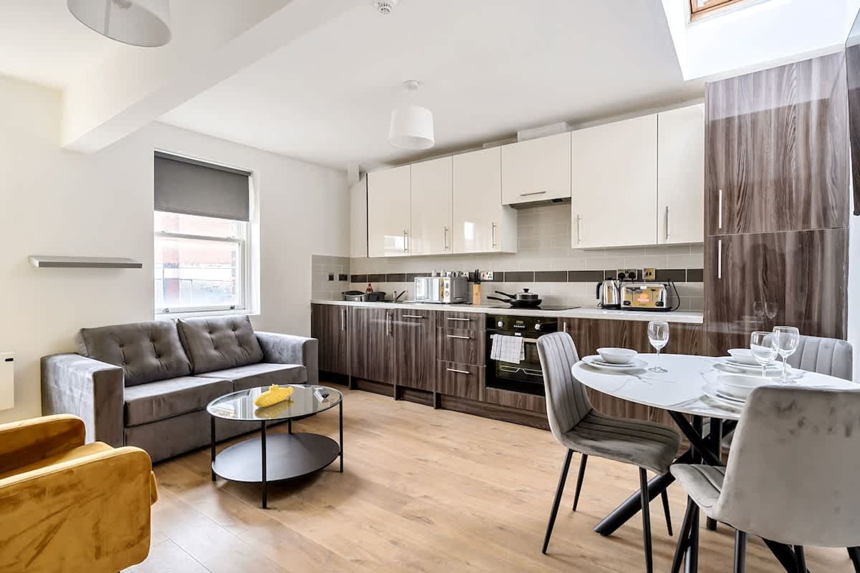 2 habitaciones, escritorio y sistema de insonorización 