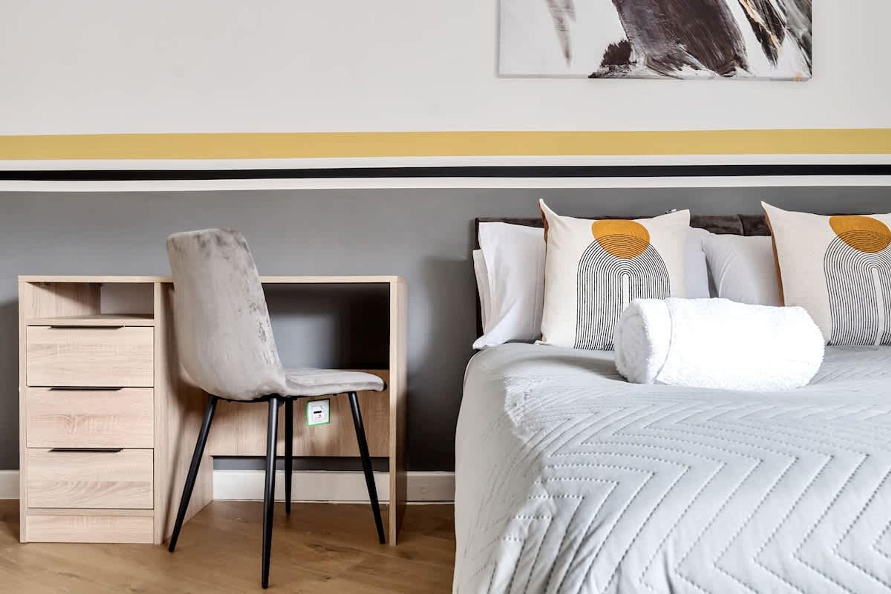 公寓 | 2 多间卧室、办公桌、隔音