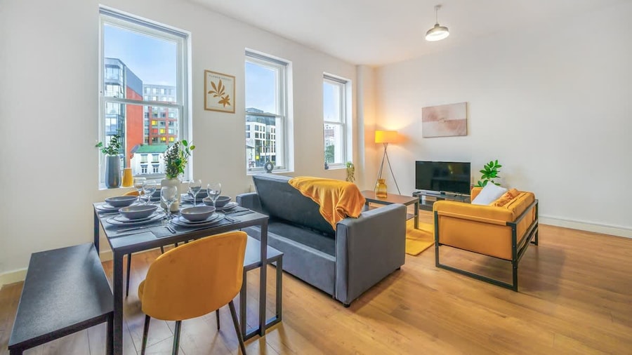 Spacious Apartment for Groups in City Centre