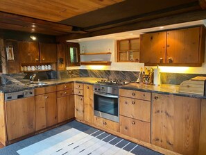 House | 5 bedrooms, Internet