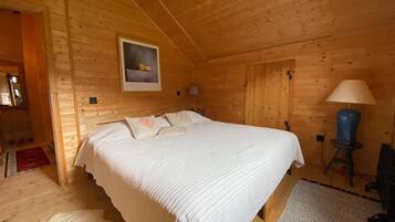 Apartment | 4 bedrooms, Internet