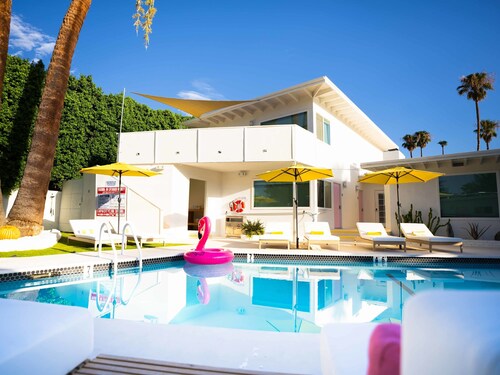 Superior Room, 1 King Bed With Sofa Bed, Kitchenette, Pool View