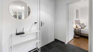 Unclassified image, 5 of 10, button - Well Equipped Flat in Zurich (Zürich)