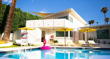 Standard Room, 2 Queen Beds, Kitchenette, Garden View