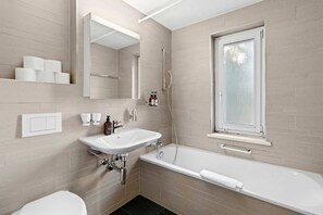 Apartment | 3 bedrooms, Internet