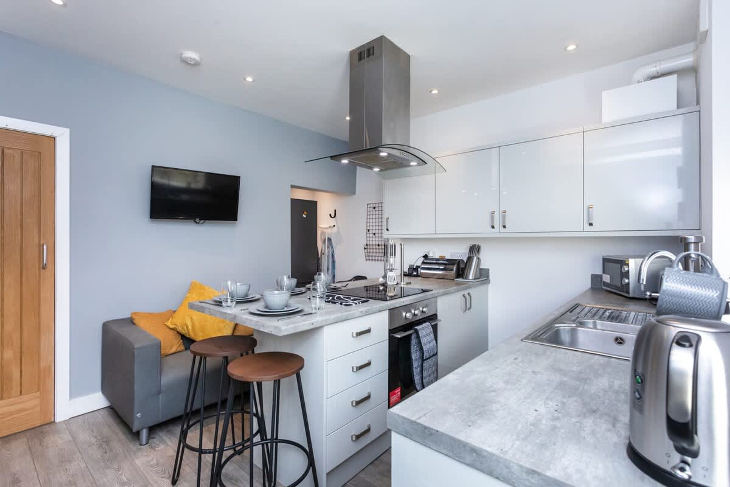 3 bedrooms, Internet