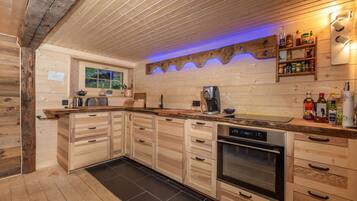 Apartment | 6 bedrooms, Internet
