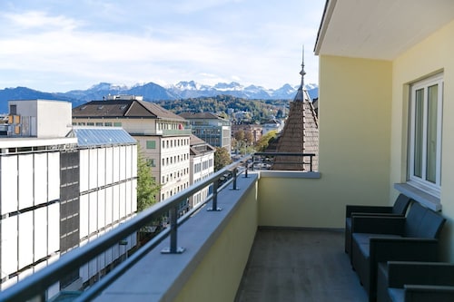 Lucern 2-br Flat w Netflix Top Location