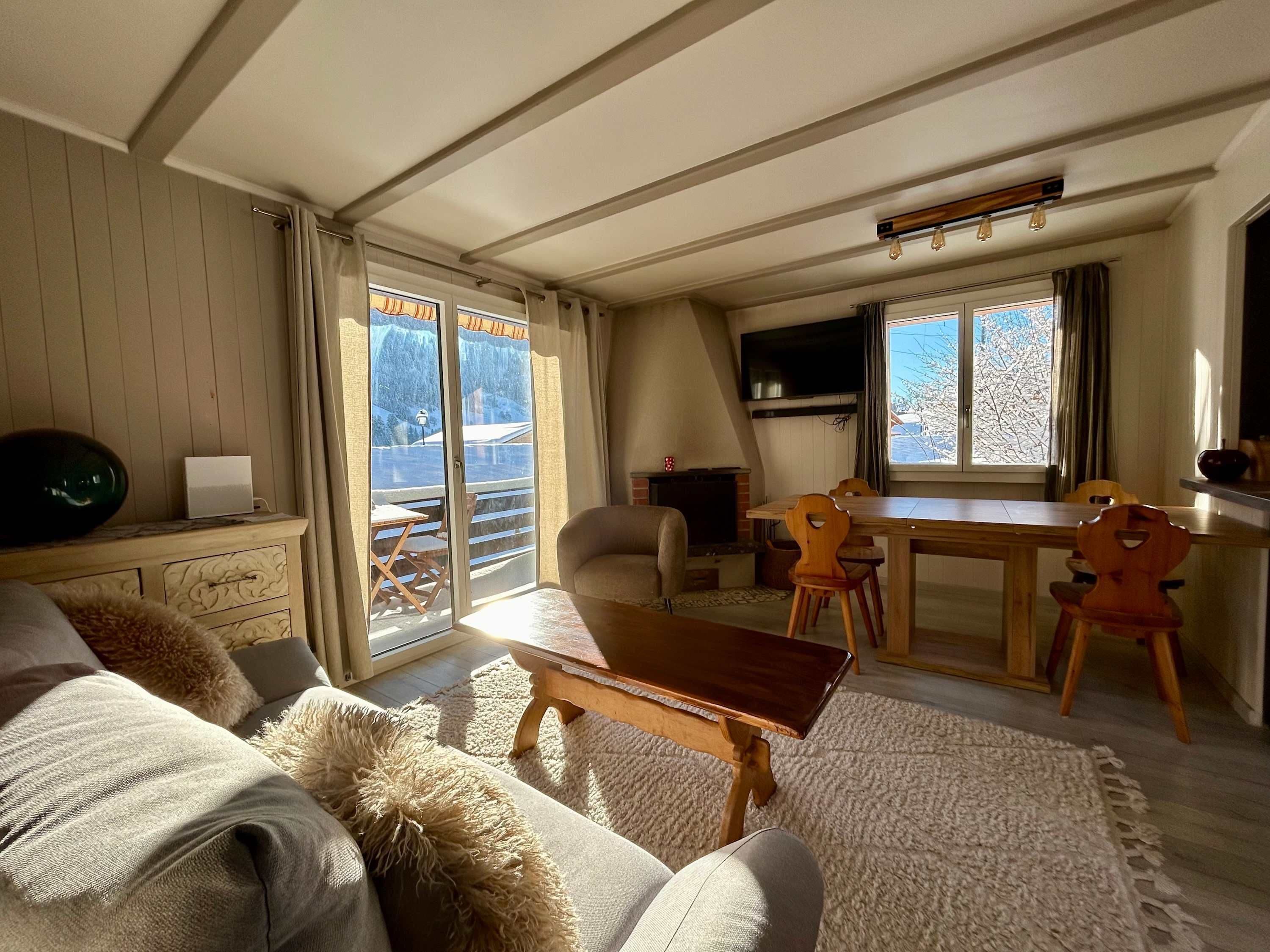 House | 2 bedrooms, desk, Internet