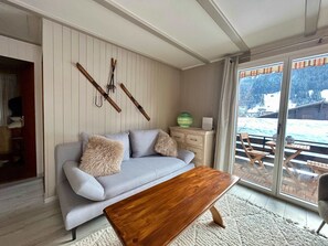 2 عدّة غرف نوم ومكتب وخدمة الإنترنت