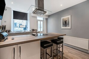 House, Smoking | 3 bedrooms, Internet