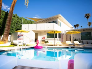 Studio | 1 bedroom - Premium Suite, King Bed With Sofa Bed, Pool View (Palm Springs)