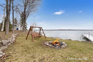 3 bedrooms - Long Lake Escape in Alpena (Alpena)