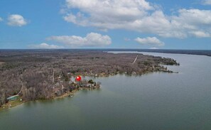 3 bedrooms - Long Lake Escape in Alpena (Alpena)