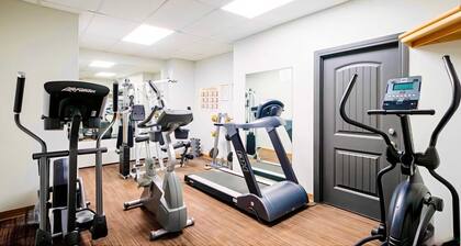 Stylish Downtown Edmonton Condo With Balcony Full Kitchen Gym Access