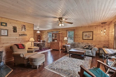 Manistee Cabin in Manistee