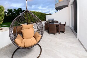 Apartment | 2 bedrooms, Internet - Cable Beach Condo Large Private Patio With BBQ (Nassau)