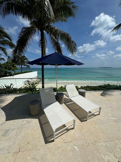 Cable Beach Condo Large Private Patio With BBQ
