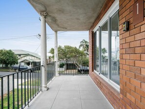 Apartment | 2 bedrooms - Prickly Pear Stays in Ranclaud, 2-bedroom (Newcastle)