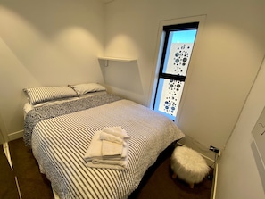 Apartment, Smoking | 5 bedrooms