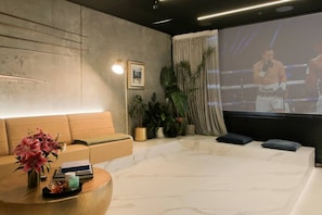 Apartment, Smoking | 5 bedrooms