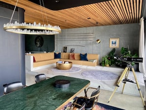 Apartment, Smoking | 5 bedrooms