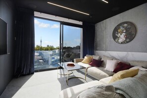 Apartment, Smoking | 5 bedrooms - Entertainers Penthouse With 5 Bedrooms Pool spa (Auckland)