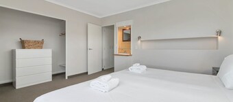 Wanaka Mount Iron Edge With Mountain Views