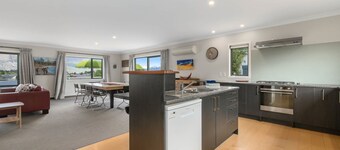 Wanaka Mount Iron Edge With Mountain Views