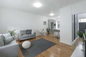 Apartment | 2 bedrooms - Prickly Pear Stays in Adamstown (Newcastle)