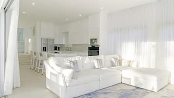 3 bedrooms, Internet