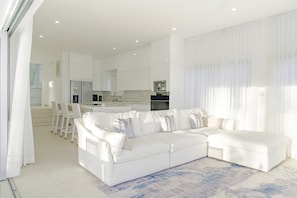 Villa | 3 bedrooms, Internet