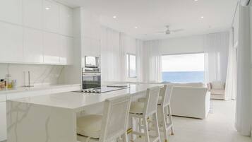 3 bedrooms, Internet