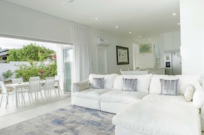 Villa | 3 bedrooms, Internet