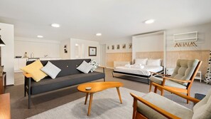 House | 5 bedrooms - Mount Iron The Big House 2 Kitchens 2 Living (Wānaka)