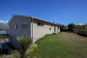 House | 5 bedrooms - Mount Iron The Big House 2 Kitchens 2 Living (Wānaka)