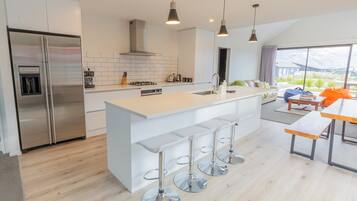 House | 4 bedrooms, Internet