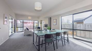 House | 3 bedrooms, Internet