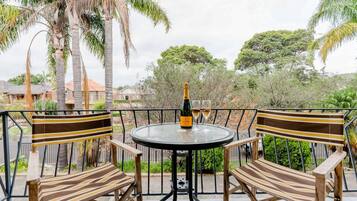 2 bedrooms, Internet