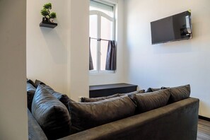 Deluxe Apartment | Living area