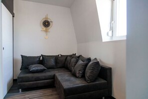 Deluxe Apartment | Living area