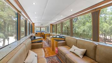 5 bedrooms