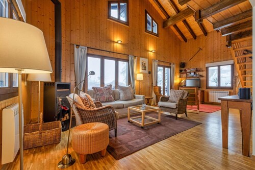Chalet Les Jeunes - 8 Pax Swiss Ski Chalet
