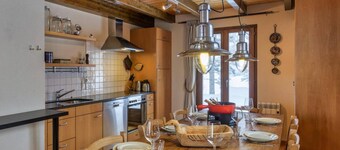 Chalet Les Jeunes - 8 Pax Swiss Ski Chalet