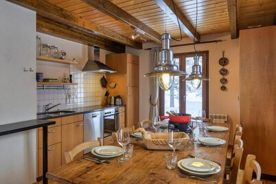 Chalet Les Jeunes - 8 Pax Swiss Ski Chalet
