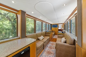 Villa, Smoking