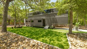Villa, Smoking