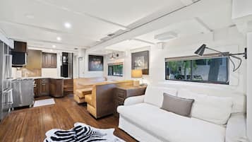 Villa, Smoking